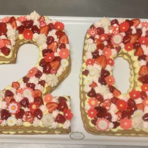 torta compleanno 20 300x300