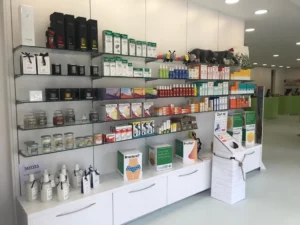 ScaffaliconpresidimediciinvenditaFarmaciaAgno e313fc8c 1920w 300x225