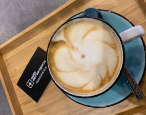 caffe aeroporto agno lugano colazione 2 300x237