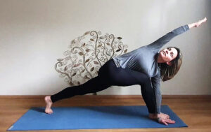 parivrtta parsvakonasana Donnarmonia 300x189